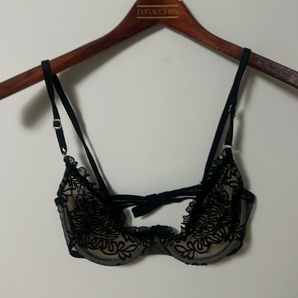 VICTORIA SECRET VERY SEXY BLACK LACE BRA‎ SIZE 34C